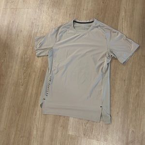 Lululemon license to train t shirt